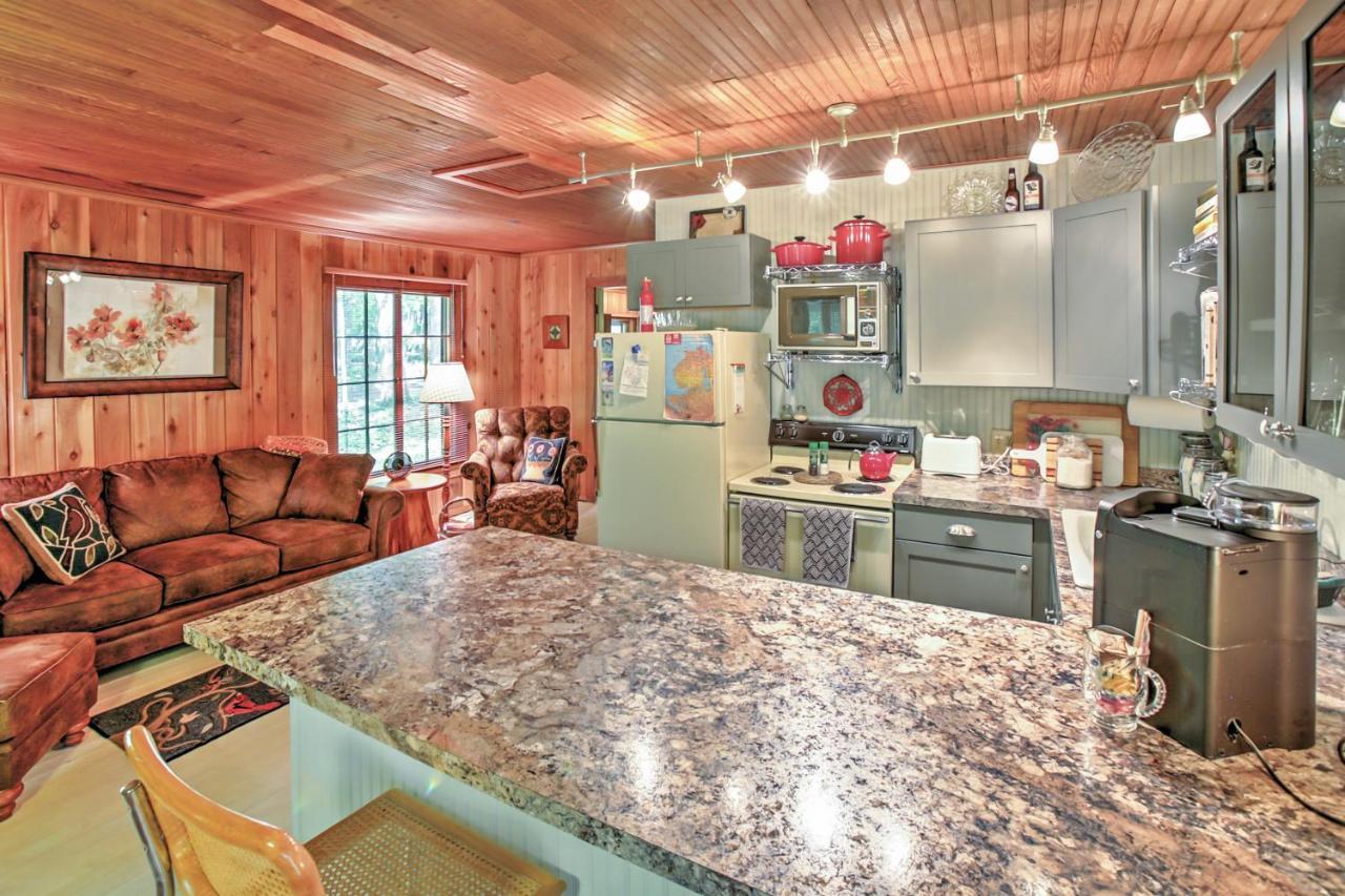 Pet-Friendly One Crow Cottage In Harbor Springs! Kültér fotó
